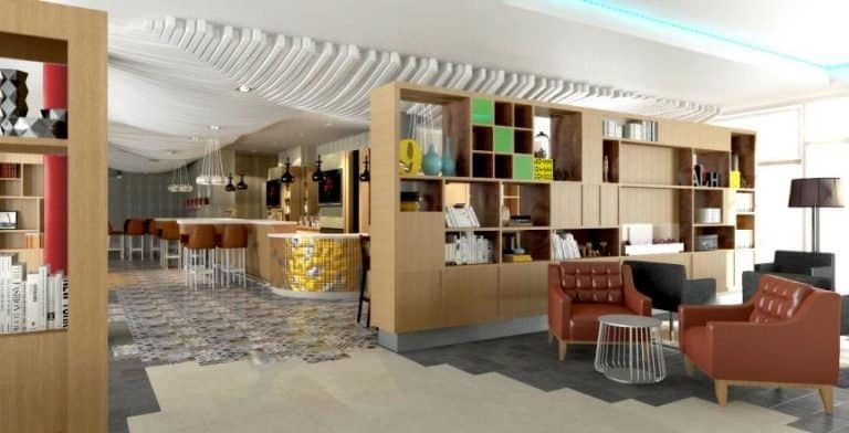 Open Lobby des neuen Holiday Inn Düsseldorf