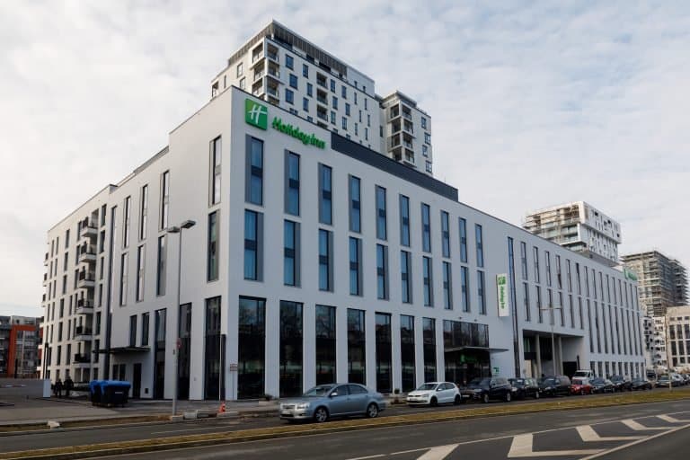 Invesco kauft Holiday Inn in Düsseldorf