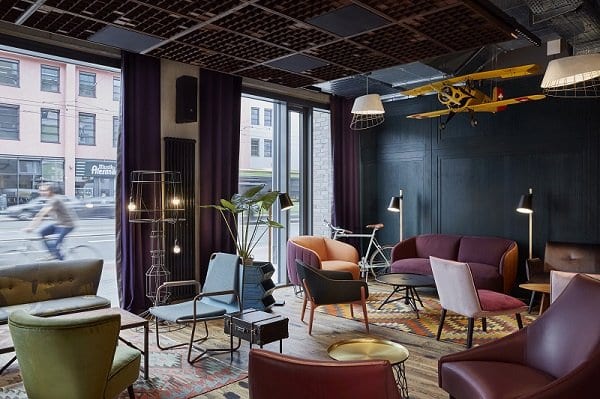 Lounge mit Co-Working-Bereich im Mainzer me and all.