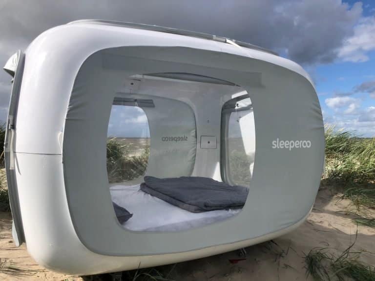 Ein Sleep Cube in den Dünen
