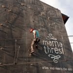 mama thresl Klettersteig an der Hauswand