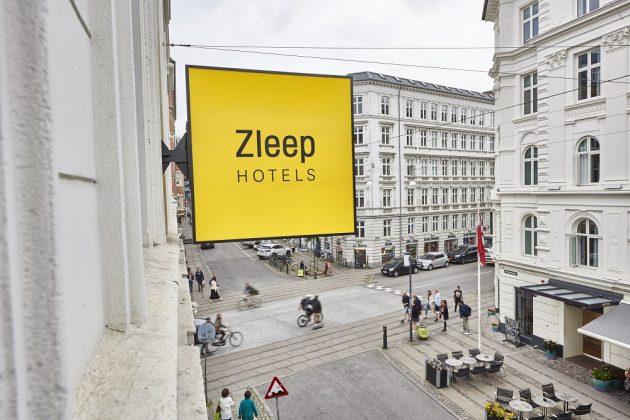 Das gelbe Logo der Marke. Bild: Zleep Hotels