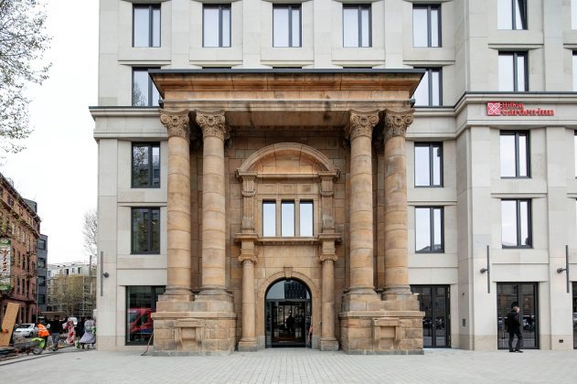 Der Fassade kombiniert Moderne und Historie. Bild: J. Vogt/Ariva Hotel