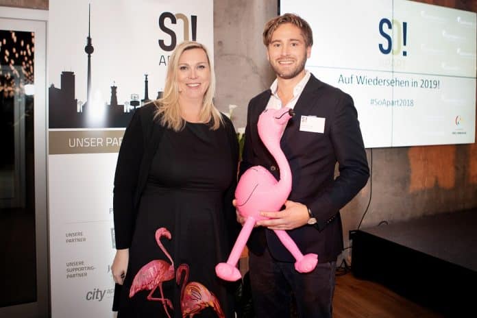 Gewinner des Nest des Flamingos 2018. Mama-Stove-Gründer Nikolaj de Lousanoff mit Anett Gregorius. Bild: J. Baumgart/Apartmentservice