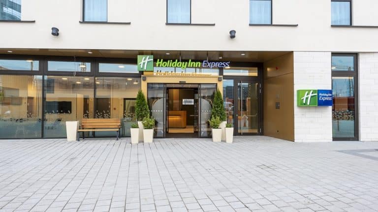 GBI übergibt Holiday Inn Express in Mannheim