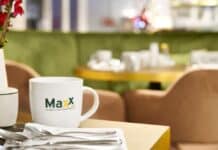 Im neu eröffneten Maxx Hotel Aalen gibt es Kaffeetassen mit Markenlogo. Bild: Steigenberger Hotels AG