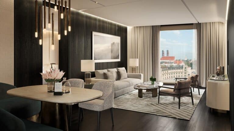 Koenigshof Munich: The Luxury Collection statt JW