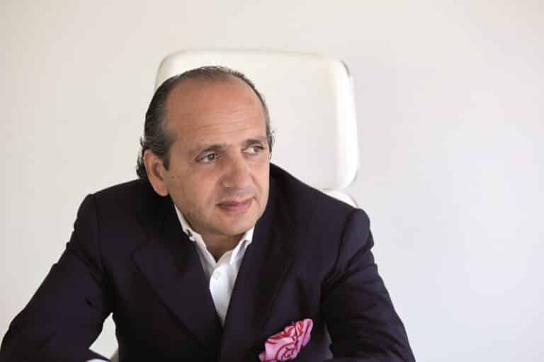 Hadi Teherani spricht bei der hotelbau Jahrestagung