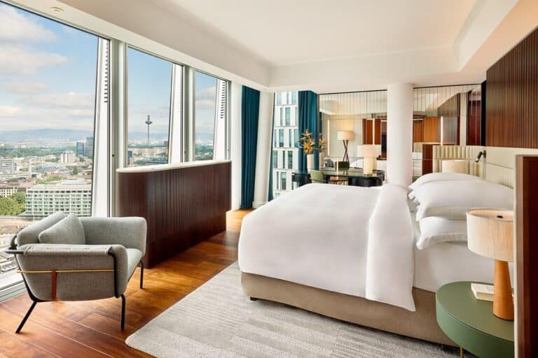 Neues Zimmerdesign im Frankfurter JW Marriott