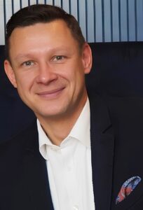Mann im dunklen Jacket