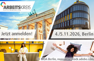 Banner AK-Hotelimmobilien Sitzung in Berlin am 4./5. November 2026 in Berlin mit Bildern vom Brandenburger Tor und dem Hotel MOA Berlin